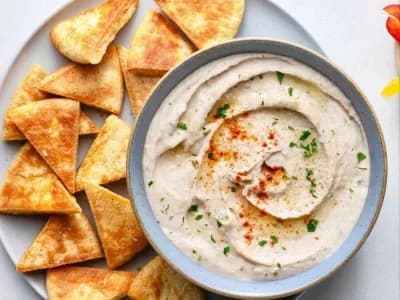 Hummus with Hot Pita